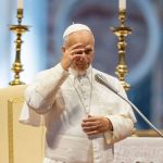 León XIV recibe el alta médica tras cirugía por cáncer de pulmón y regresará al Vaticano