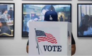 El 51 % de los votantes latinos apoya a los demócratas y el 74 % desaprueba a Trump