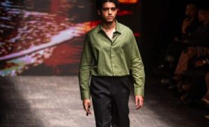 Eduardo Falette debuta como modelo en RD Fashion Week 2026