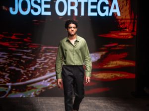 Eduardo Falette debuta como modelo en RD Fashion Week 2026