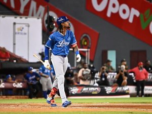 Alcántara y Hernández castigan Gigantes en paliza del Licey
