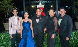 Rafael Rivero propone vestir a Santiago de moda, arte y memoria