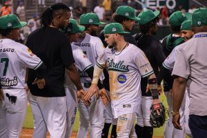 Las Estrellas frenan a los Tigres del Licey