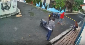 ¡Lo golpearon hasta matarlo! Cámara capta agresión contra joven acusado de robo en Bonao