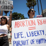 Organizaciones buscan mantener el aborto en la agenda electoral de Estados Unidos