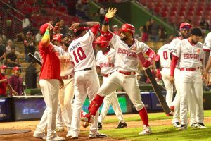 Leones ganan sexto seguido al blanquear a las Estrellas